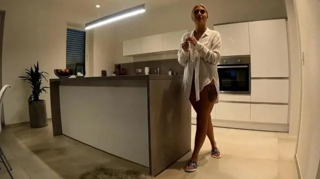 NACHBAR SCHWÄNGERT MICH IN DER KÜCHE!!! ORGASMUS COUNTDOWN!